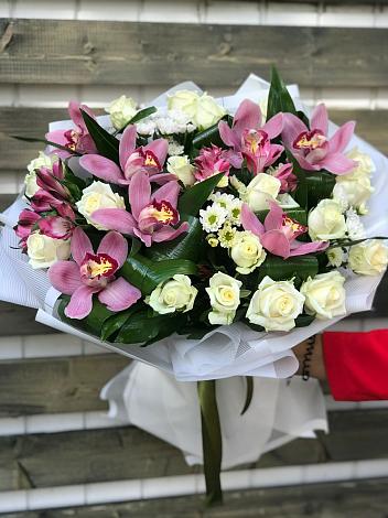 Букет цветов из: Розы и Хризантемы в Акулово