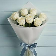 Букет 7 Белых роз Эдлесс Лав в Акулово
