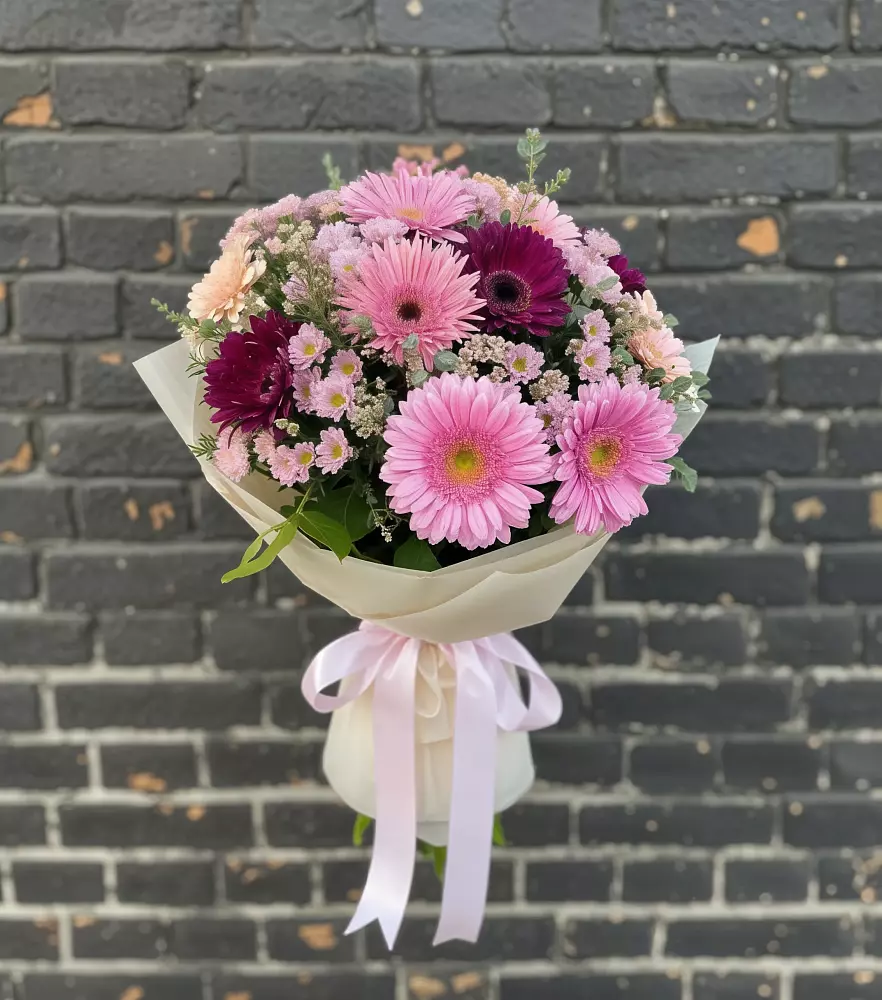 Букет цветов из: Герберы и Хризантемы в Акулово