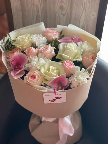 Букет цветов из: Орхидеи, Розы и Гвоздики в Акулово