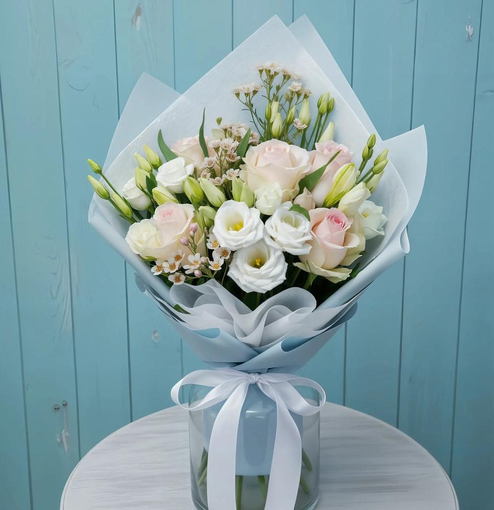 Букет цветов из: Розы и Лизиантусы в Акулово