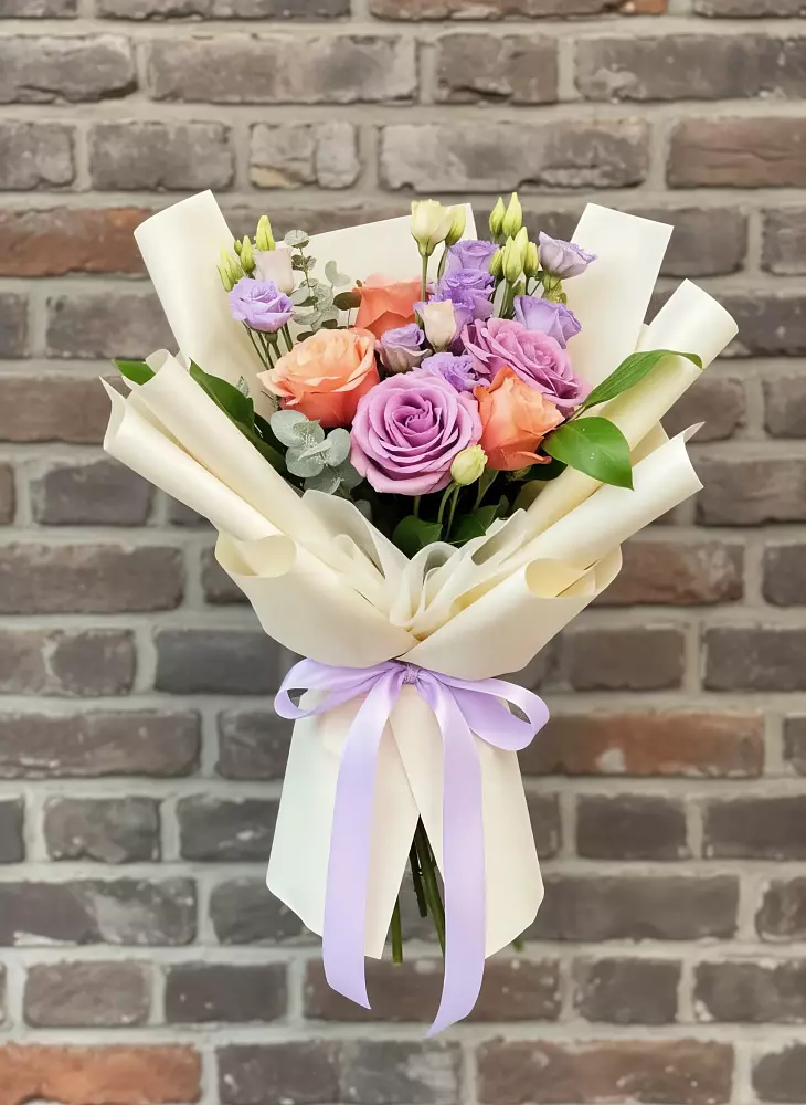 Букет цветов из: Лизиантусы и Розы в Акулово