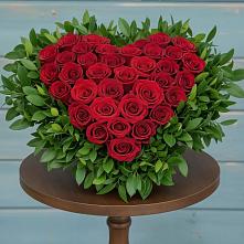 Цветочная композиция из Розы в виде сердца в Акулово