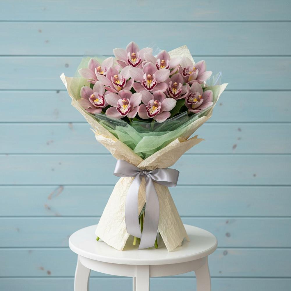 Букет цветов из: Орхидеи и Розы в Акулово