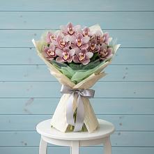 Букет цветов из:  Орхидеи и Розы в Акулово