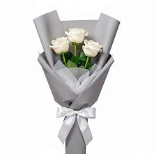 Букет 3 белые розы в Акулово