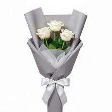 Букет 3 белые розы в Акулово