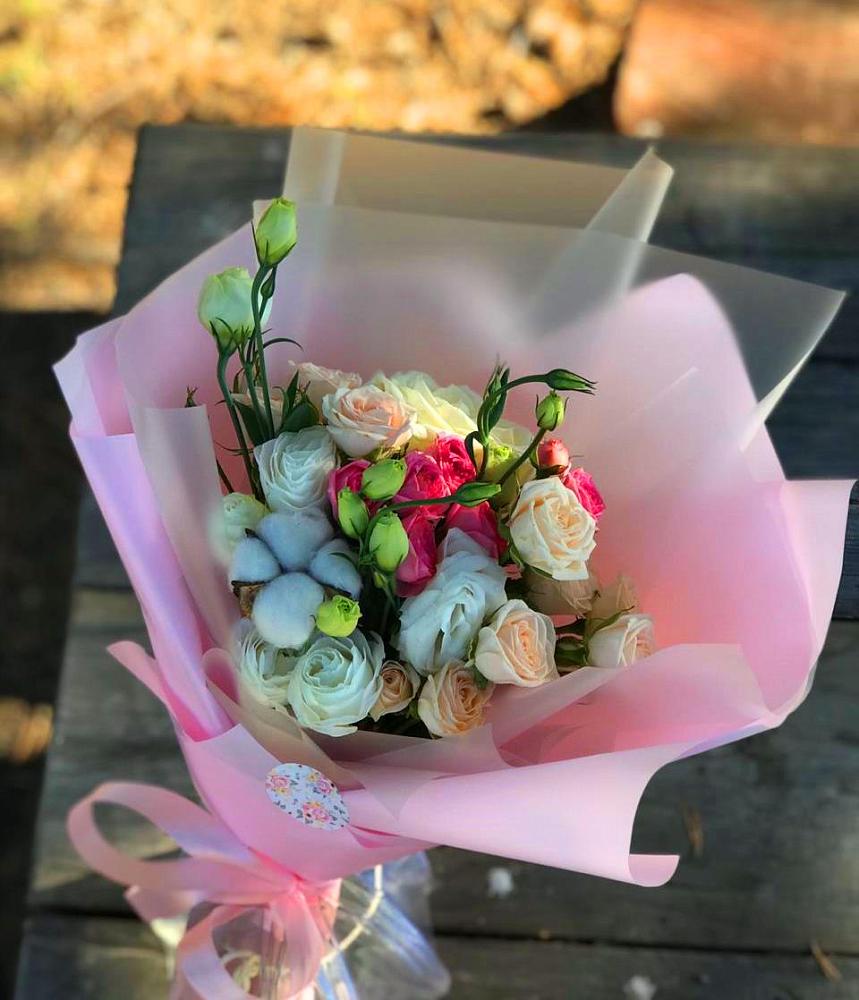 Букет цветов из: Розы и Лизиантусы в Акулово