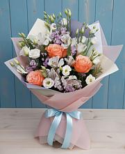 Букет цветов из:  Лизиантусы, Розы, Альстромерии и Гипсофила в Акулово
