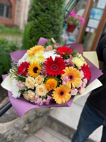 Букет цветов из: Герберы, Ромашки, Хризантемы, Розы и Подсолнухи в Акулово