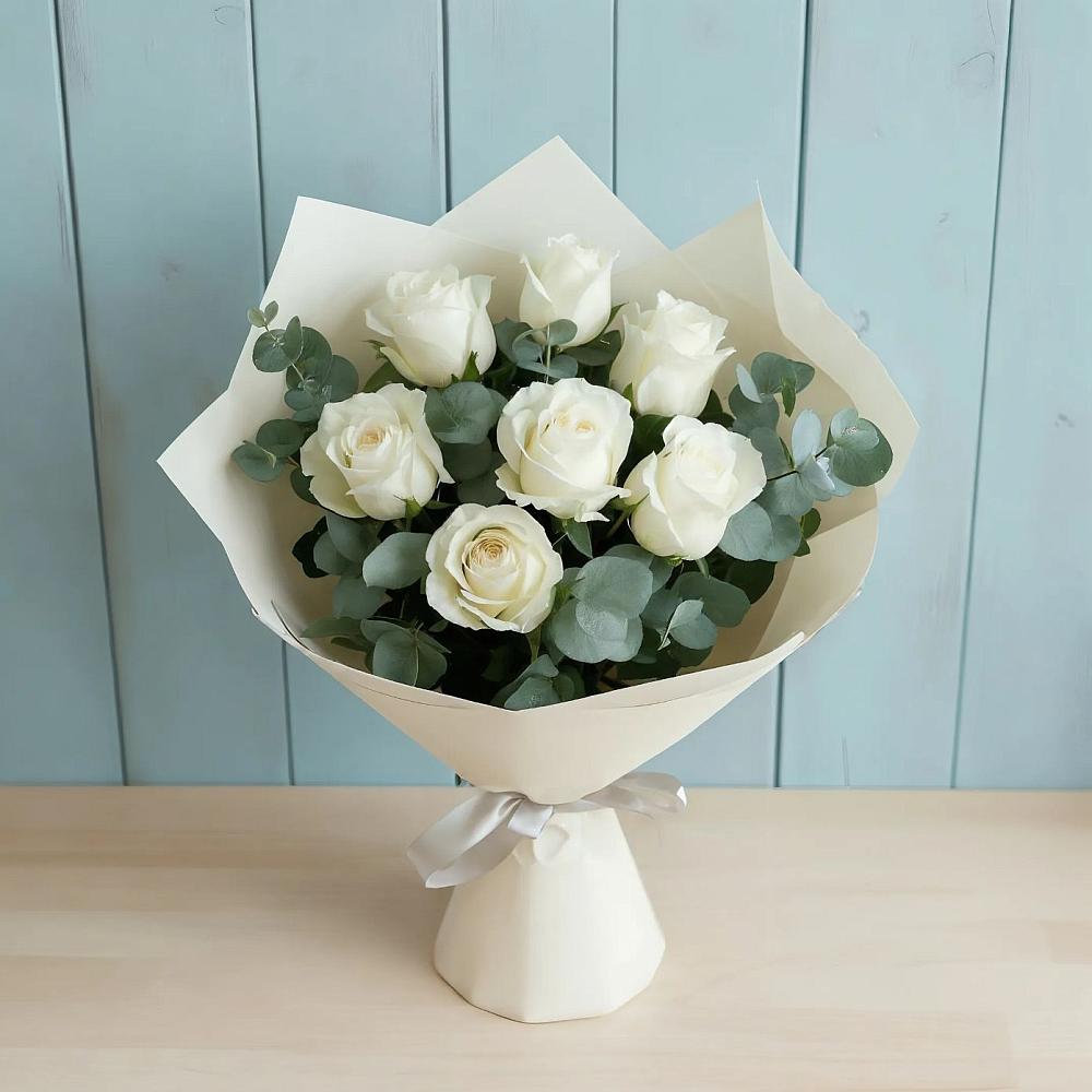 Букет Белые розы в Эвкалипте в Акулово