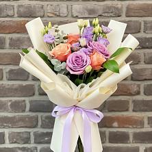 Букет цветов из:  Лизиантусы и Розы в Акулово