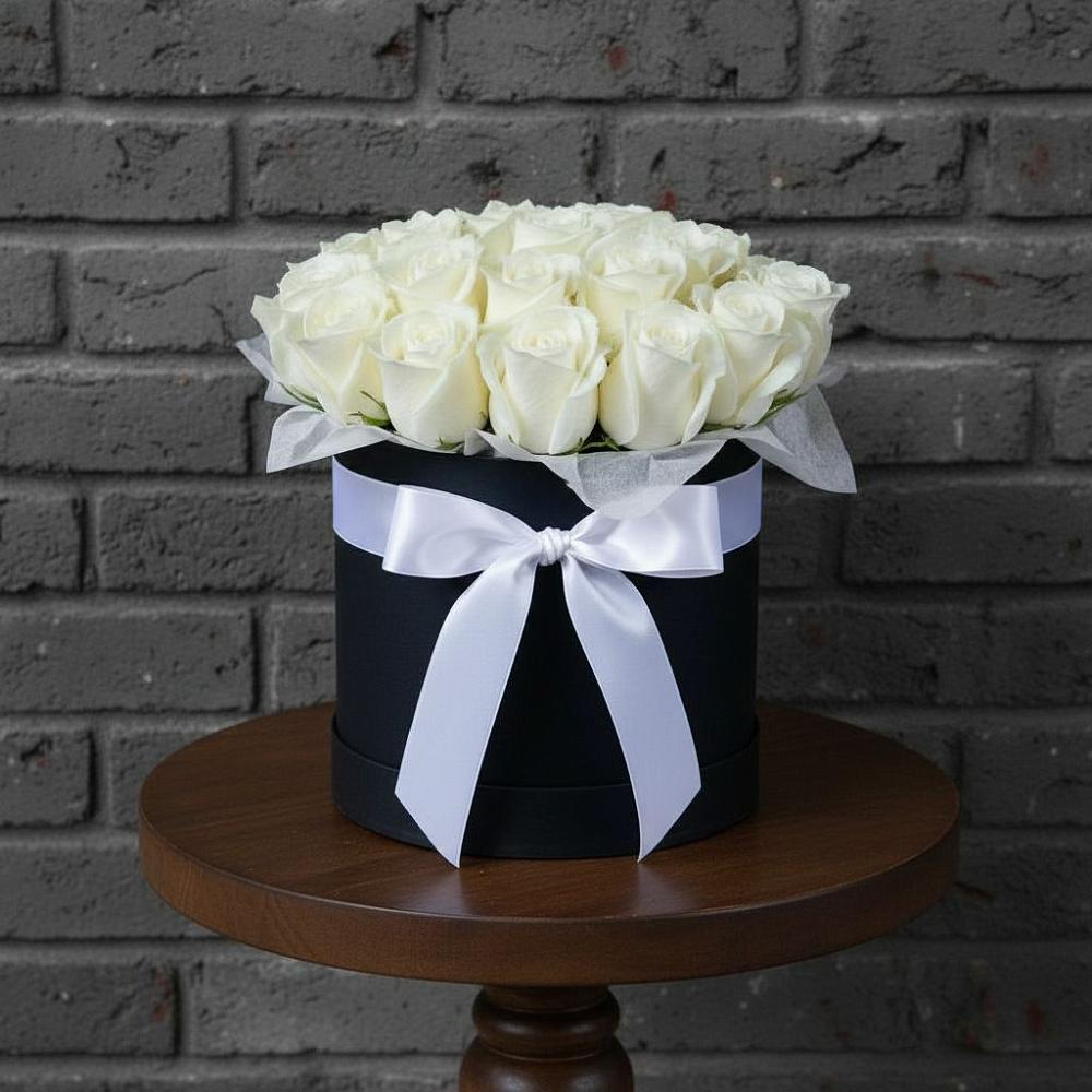 Цветочная композиция из Розы в шляпной коробке в Акулово