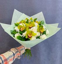 Букет цветов из:  Орхидеи и Розы в Акулово