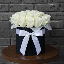 Цветочная композиция из Розы в шляпной коробке в Акулово